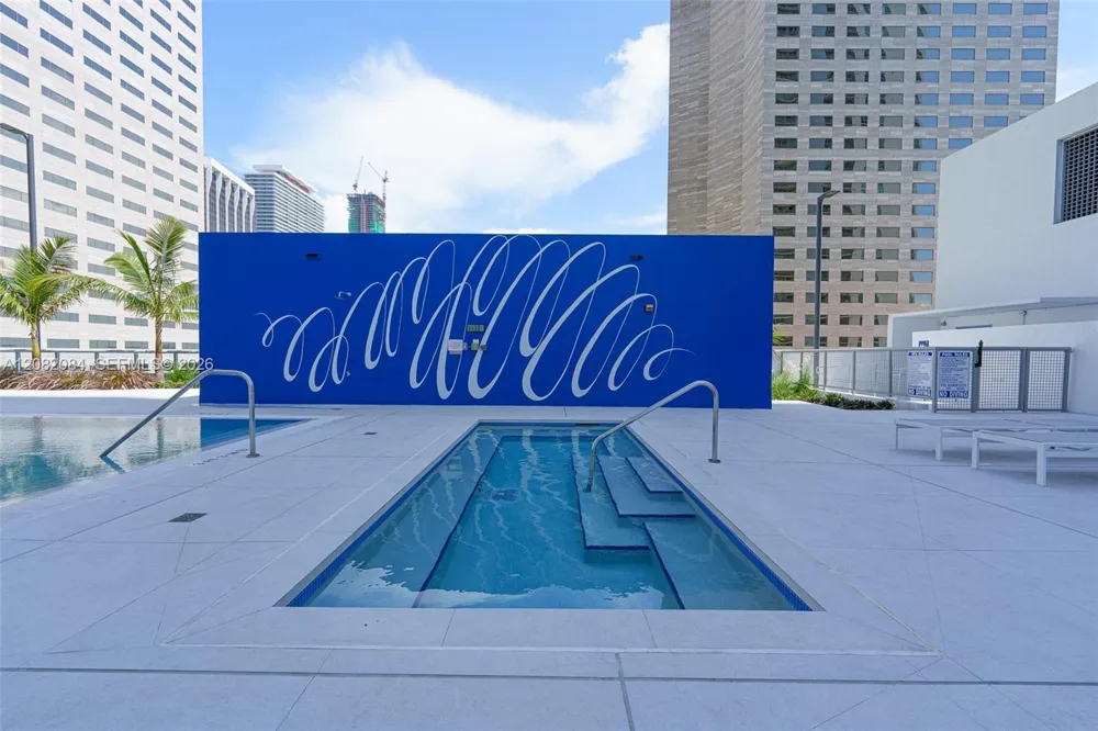 325 S Biscayne Blvd #415 Miami, FL 33131