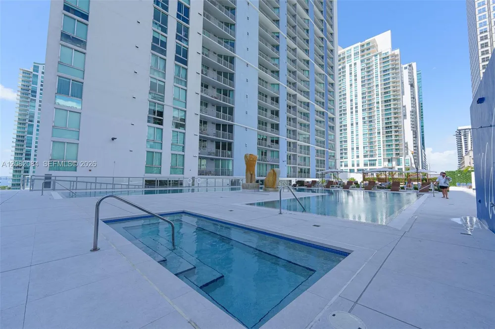 325 S Biscayne Blvd #415 Miami, FL 33131