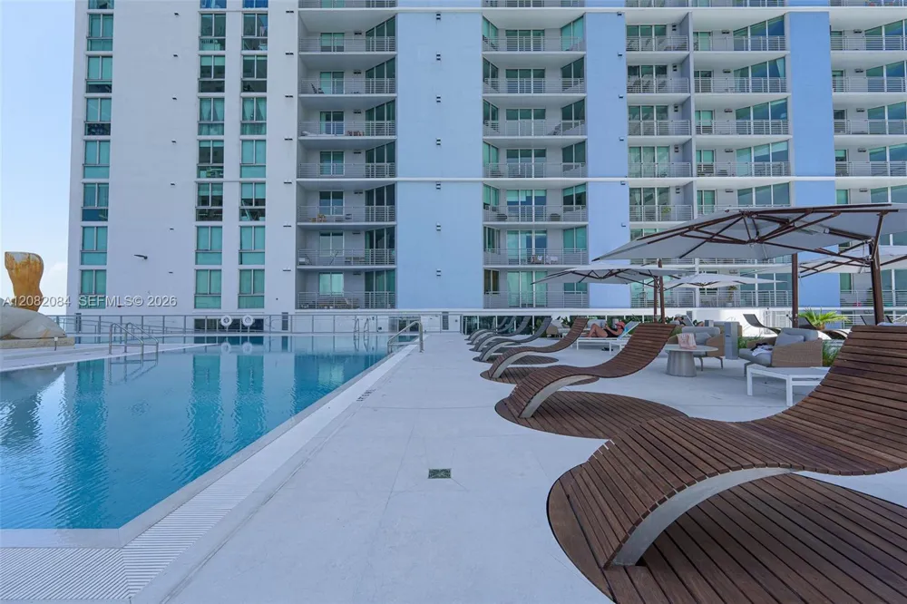 325 S Biscayne Blvd #415 Miami, FL 33131