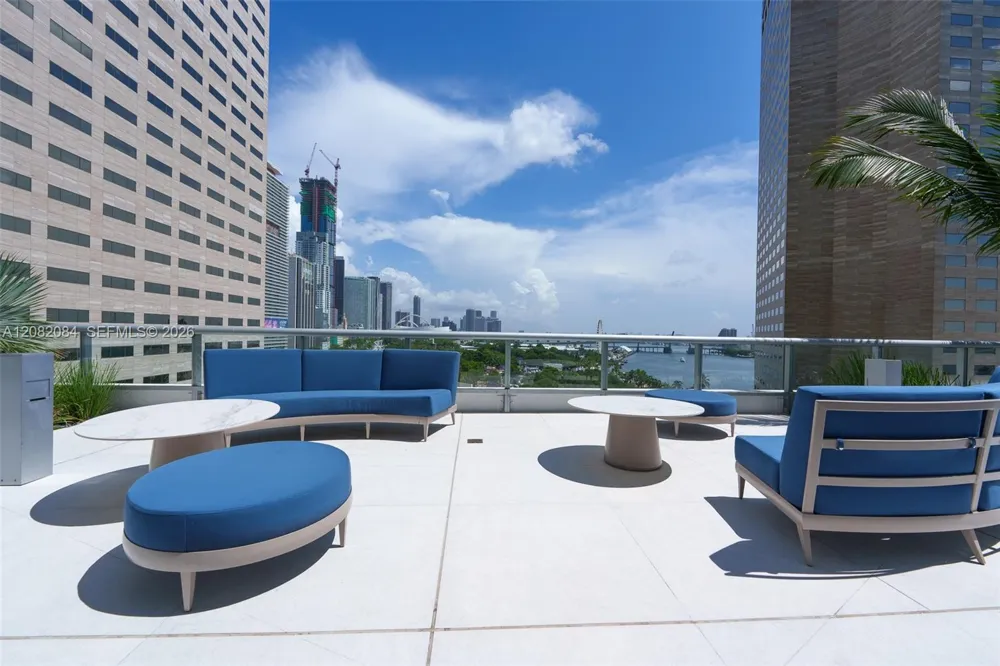 325 S Biscayne Blvd #415 Miami, FL 33131