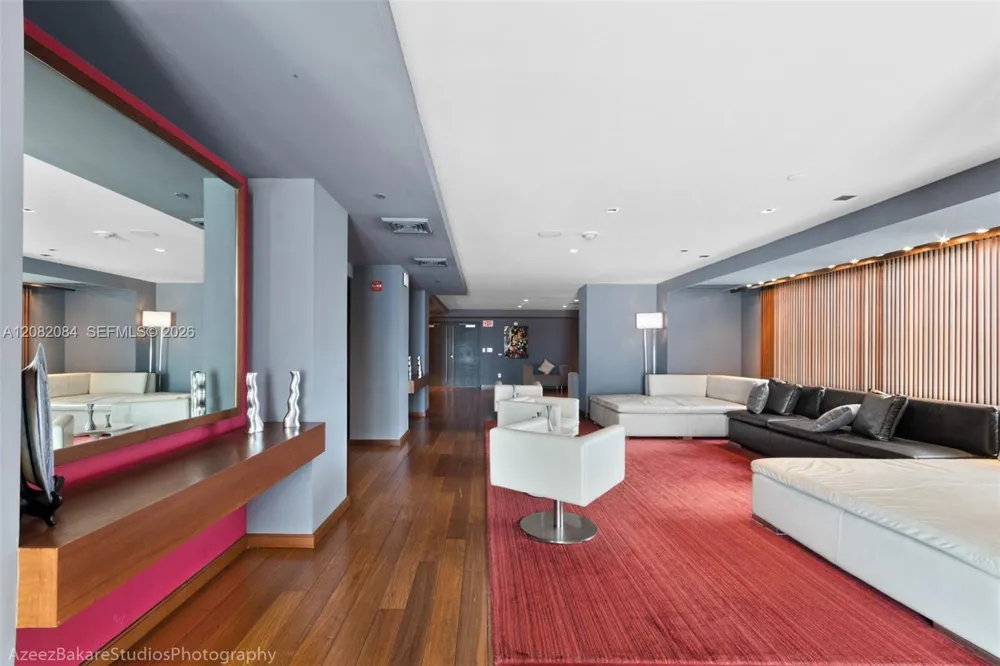 325 S Biscayne Blvd #415 Miami, FL 33131
