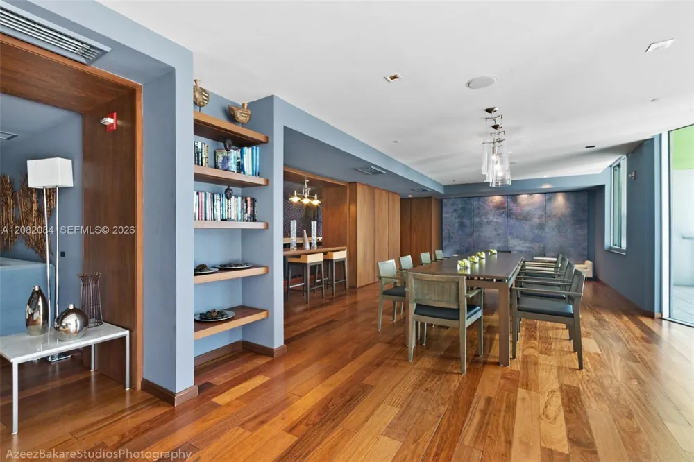 325 S Biscayne Blvd #415 Miami, FL 33131