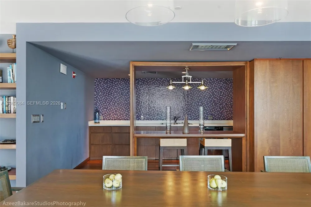 325 S Biscayne Blvd #415 Miami, FL 33131