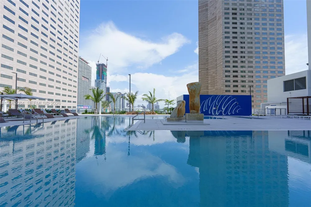 325 S Biscayne Blvd #415 Miami, FL 33131
