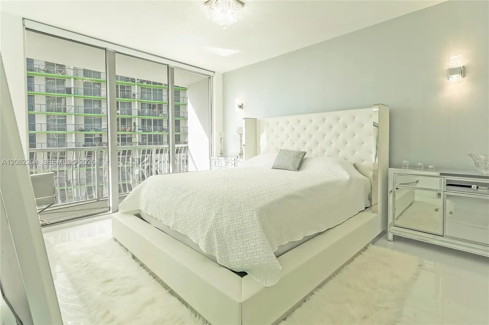 1750 Bayshore Dr #3211 Miami, FL 33132