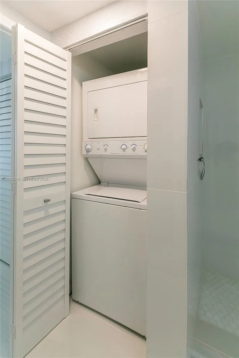 1750 Bayshore Dr #3211 Miami, FL 33132