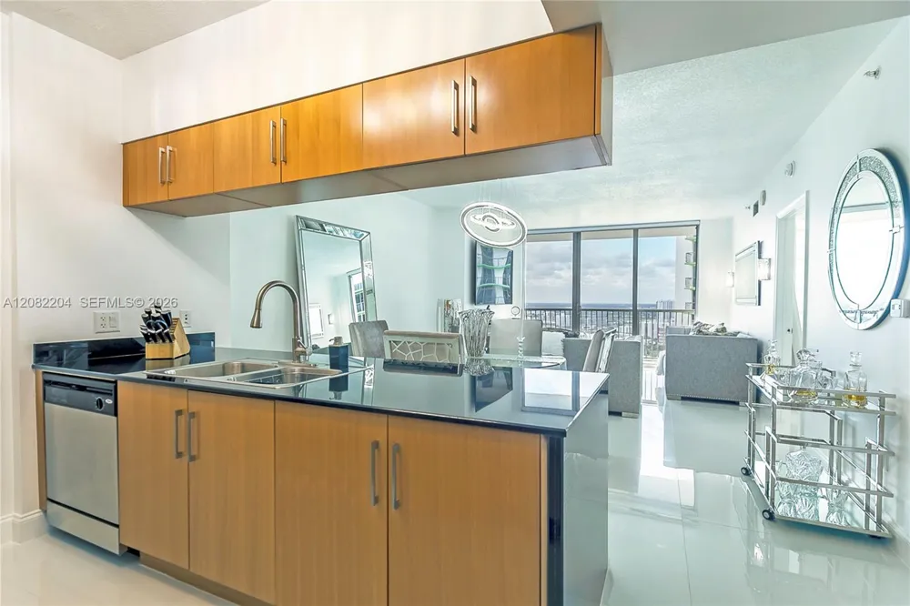 1750 Bayshore Dr #3211 Miami, FL 33132