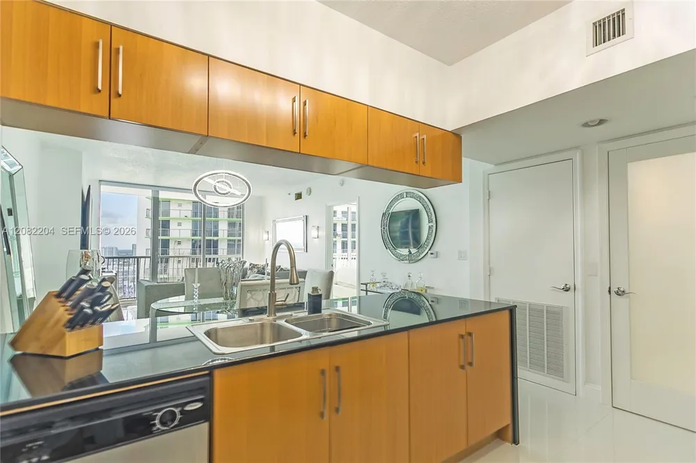 1750 Bayshore Dr #3211 Miami, FL 33132