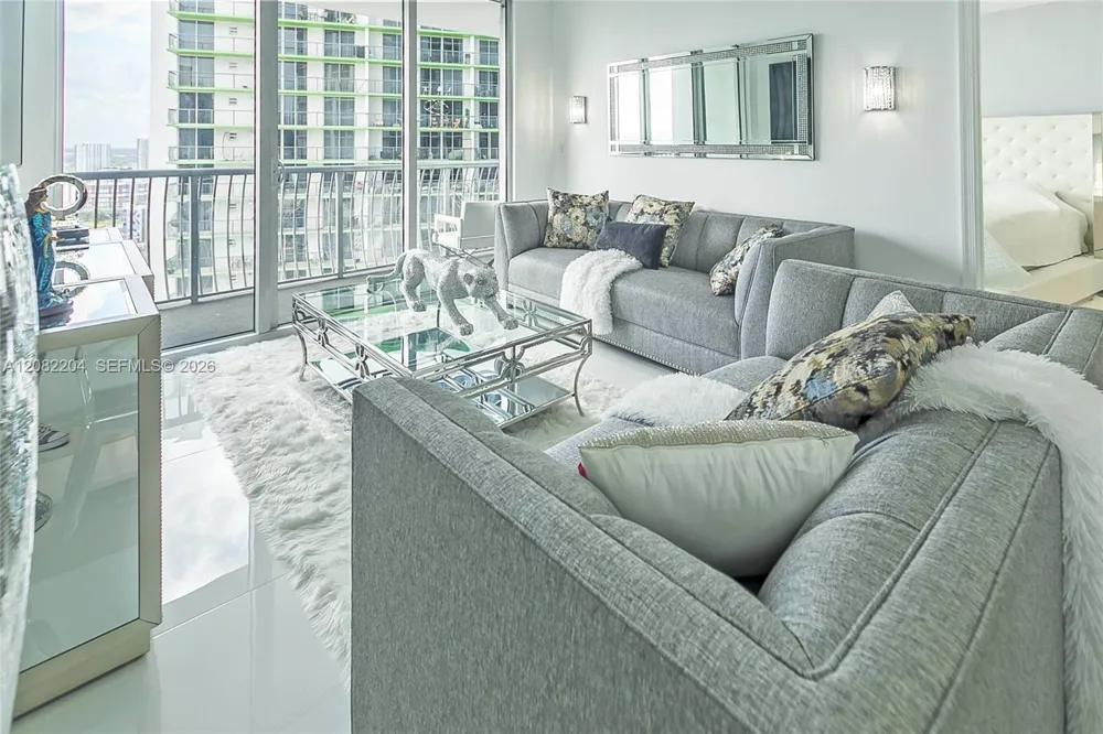 1750 Bayshore Dr #3211 Miami, FL 33132