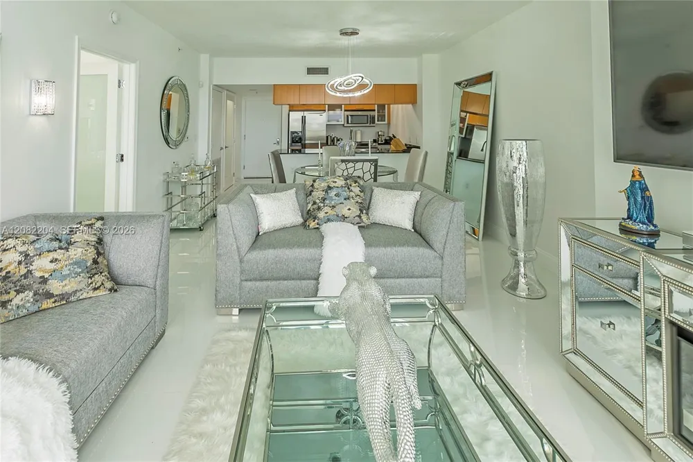 1750 Bayshore Dr #3211 Miami, FL 33132