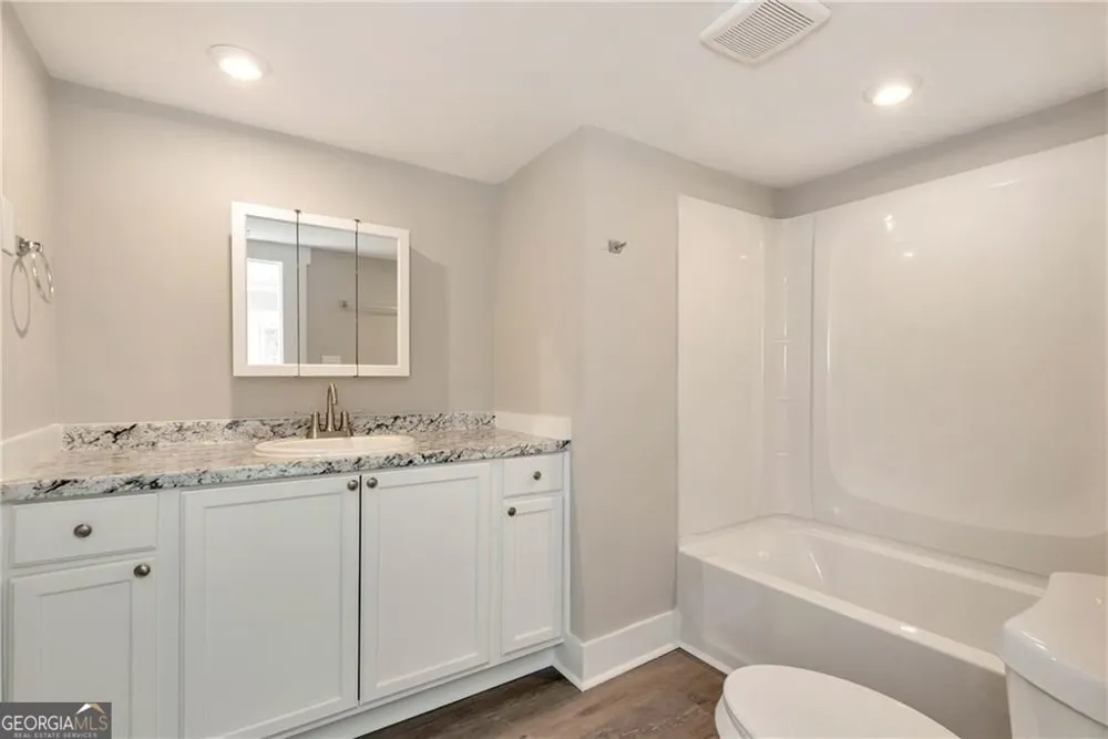 75 Lake DR Dawsonville, GA 30534