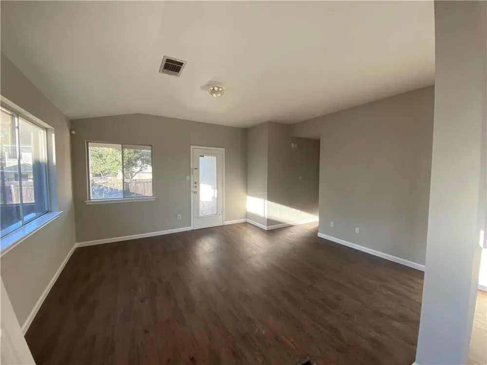 1509 Nettie Drive Leander, TX 78641