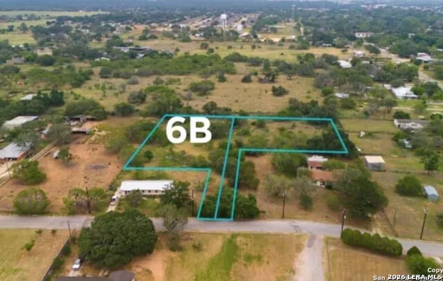 1512 Sandy Pleasanton, TX 78064
