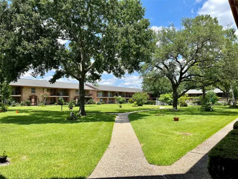 7600 Burgoyne Road #240