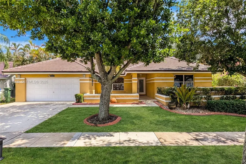 729 NW 161st Ave Pembroke Pines, FL 33028