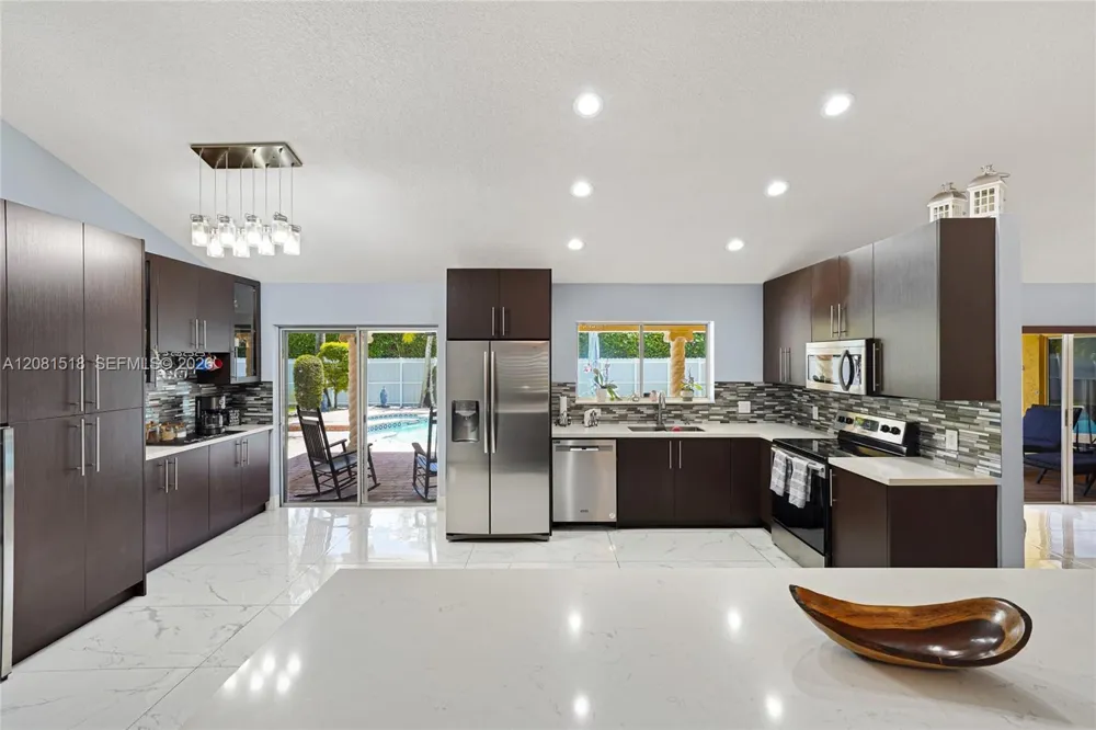 729 NW 161st Ave Pembroke Pines, FL 33028