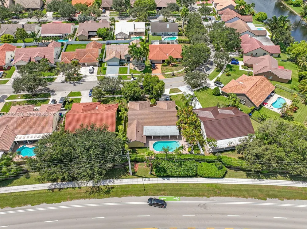 729 NW 161st Ave Pembroke Pines, FL 33028