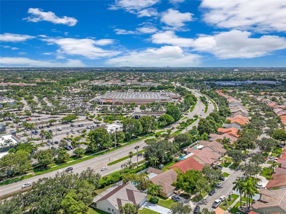 729 NW 161st Ave Pembroke Pines, FL 33028