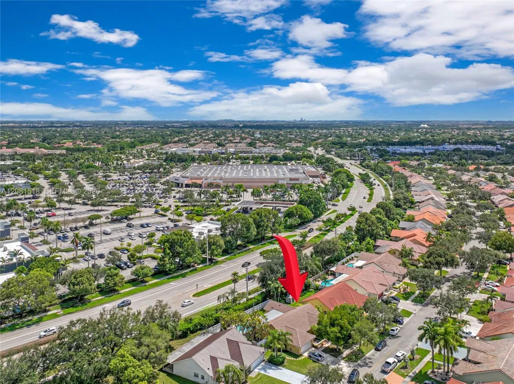 729 NW 161st Ave Pembroke Pines, FL 33028