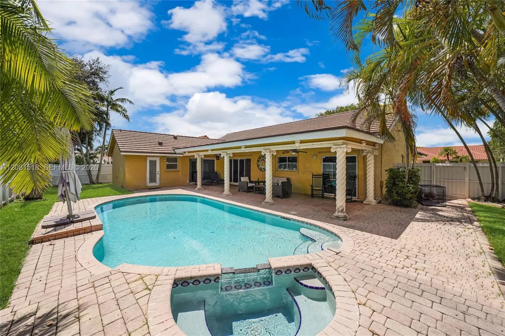 729 NW 161st Ave Pembroke Pines, FL 33028