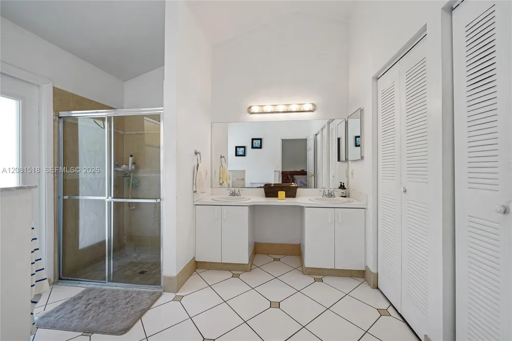 729 NW 161st Ave Pembroke Pines, FL 33028