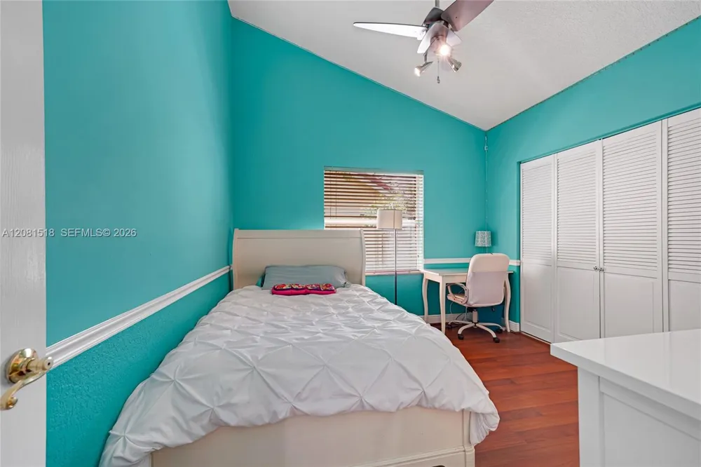 729 NW 161st Ave Pembroke Pines, FL 33028