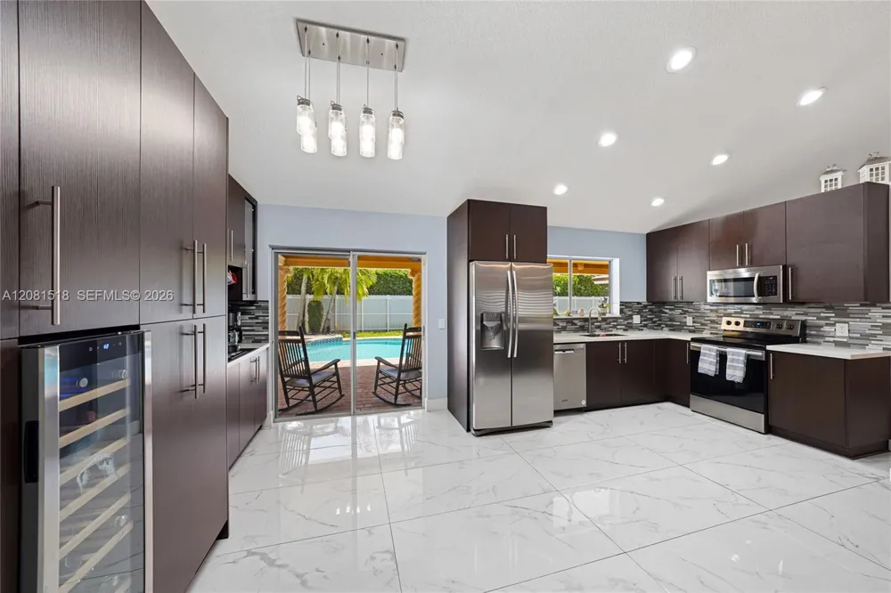 729 NW 161st Ave Pembroke Pines, FL 33028