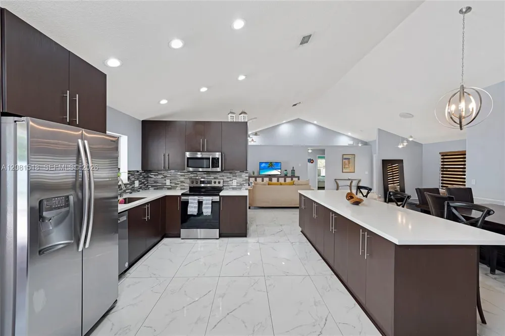 729 NW 161st Ave Pembroke Pines, FL 33028