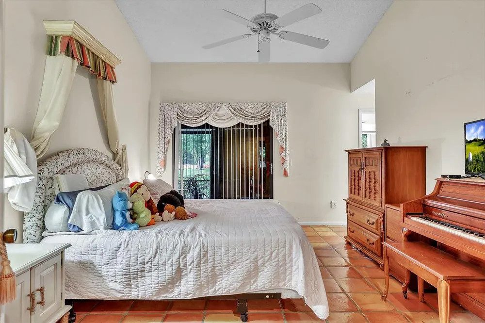 9420 Chelsea Drive S Plantation, FL 33324