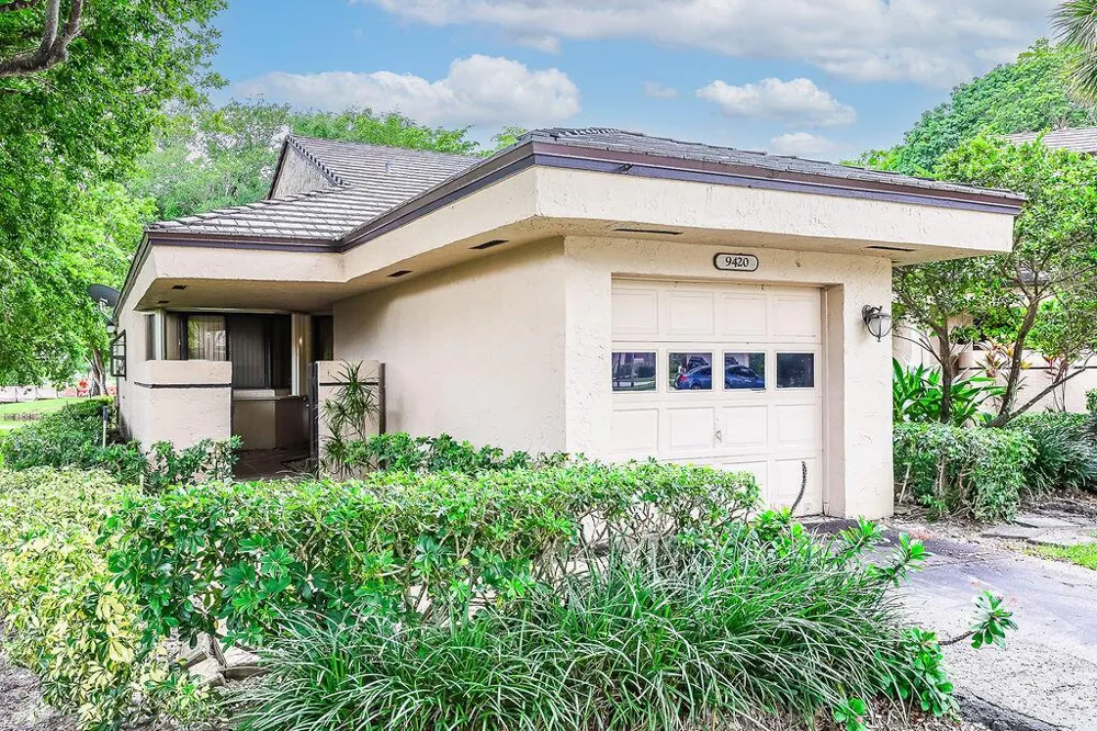 9420 Chelsea Drive S Plantation, FL 33324