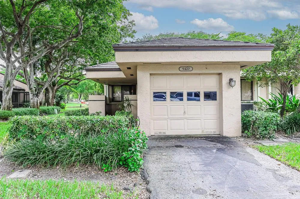 9420 Chelsea Drive S Plantation, FL 33324