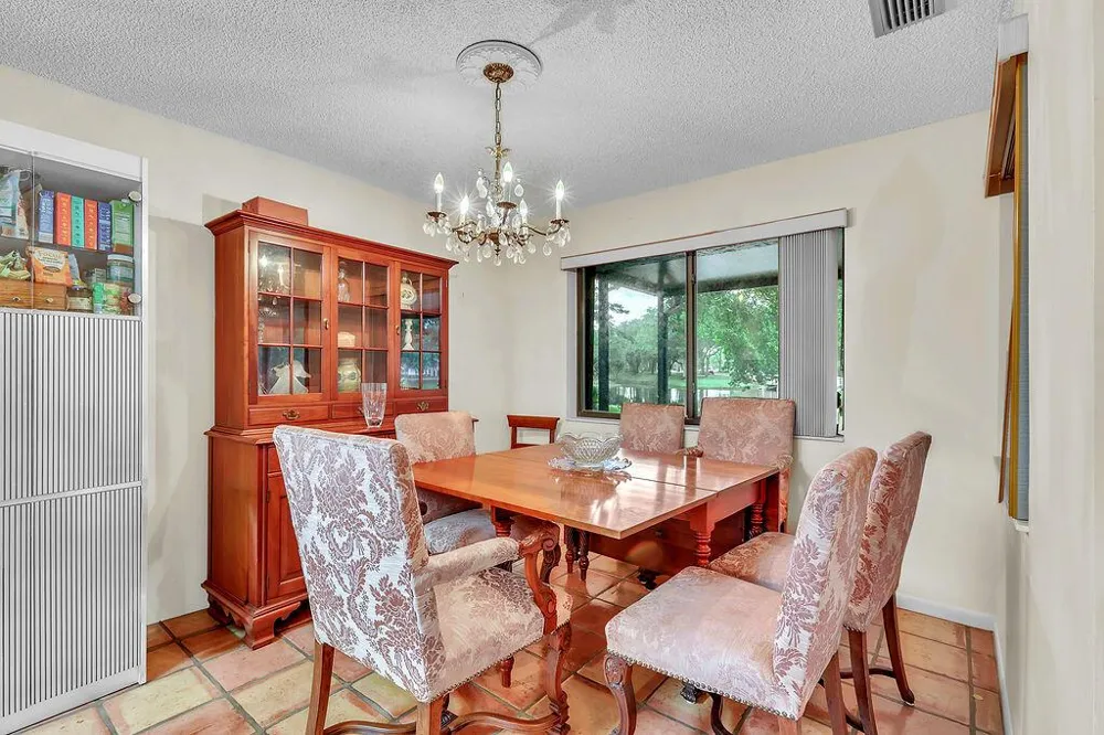 9420 Chelsea Drive S Plantation, FL 33324
