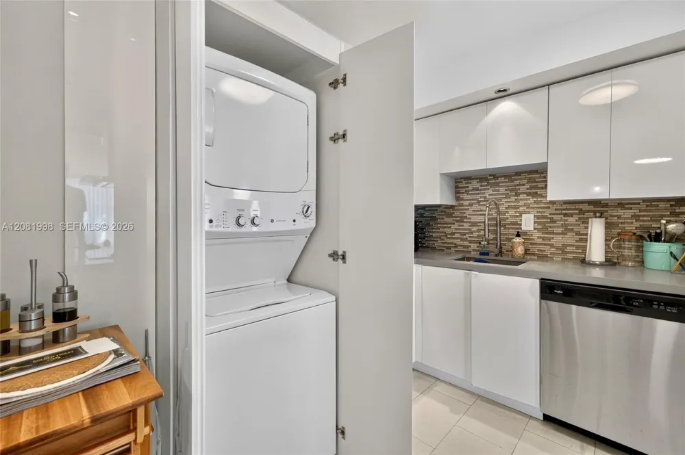 1865 Brickell Ave #A1606 Miami, FL 33129