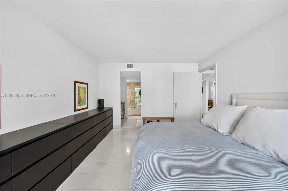 1865 Brickell Ave #A1606 Miami, FL 33129