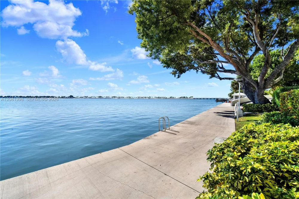 1865 Brickell Ave #A1606 Miami, FL 33129