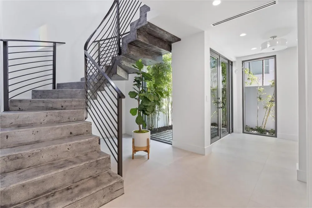 1310 SE 2ND STREET Fort Lauderdale, FL 33301