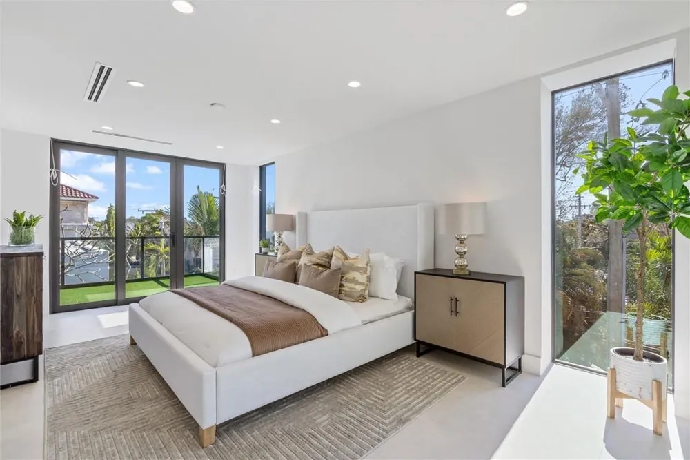 1310 SE 2ND STREET Fort Lauderdale, FL 33301