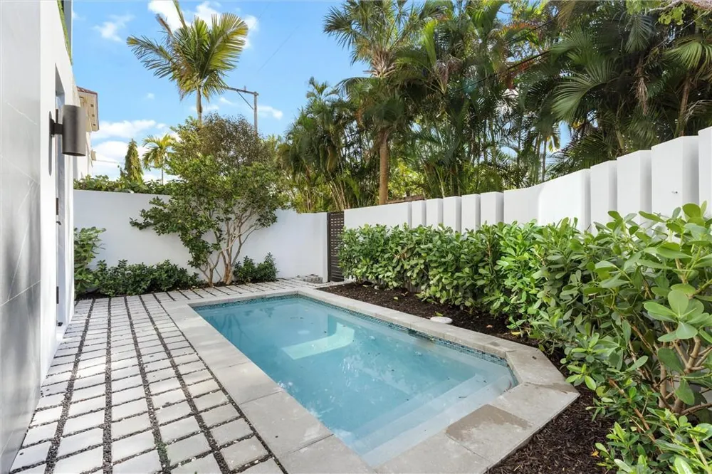 1310 SE 2ND STREET Fort Lauderdale, FL 33301