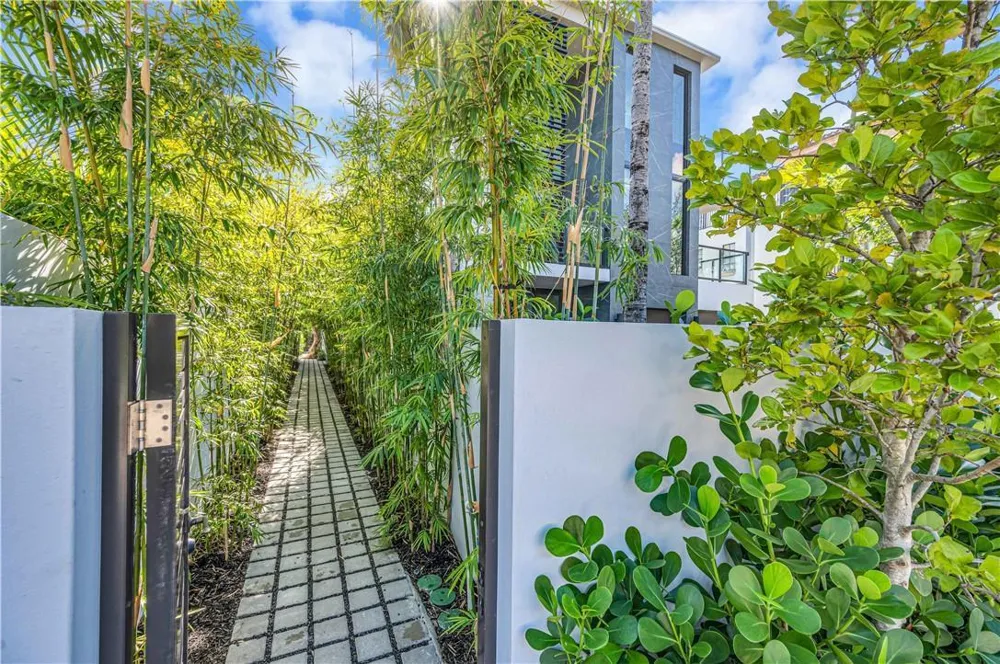1310 SE 2ND STREET Fort Lauderdale, FL 33301