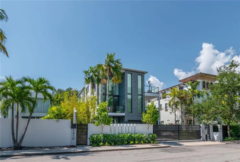 1310 SE 2ND STREET Fort Lauderdale, FL 33301