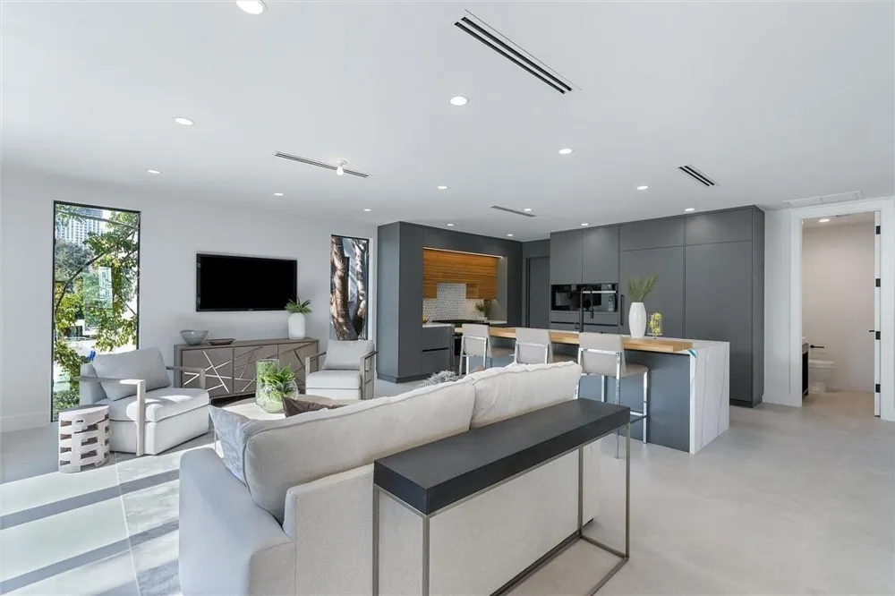 1310 SE 2ND STREET Fort Lauderdale, FL 33301