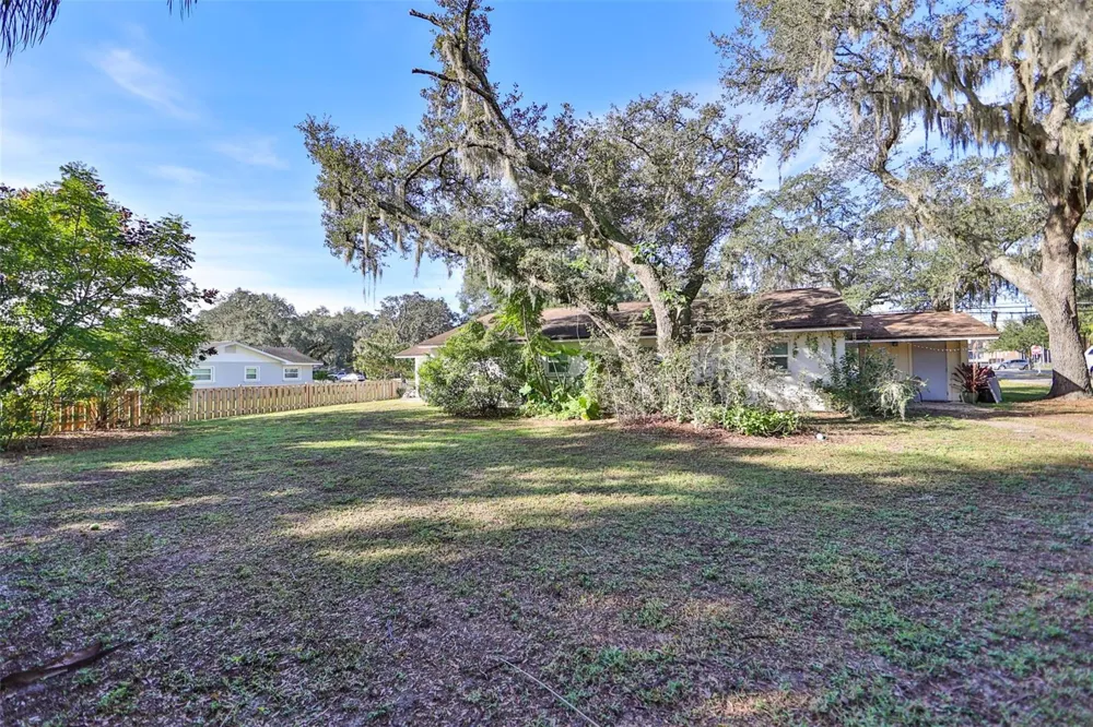 103 KINGSWAY ROAD Seffner, FL 33584