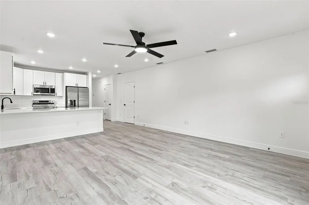 1105 S ADELLE AVENUE Deland, FL 32720