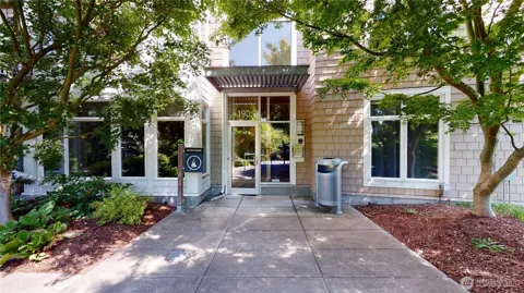 190 Harbor Square Loop NE #C329