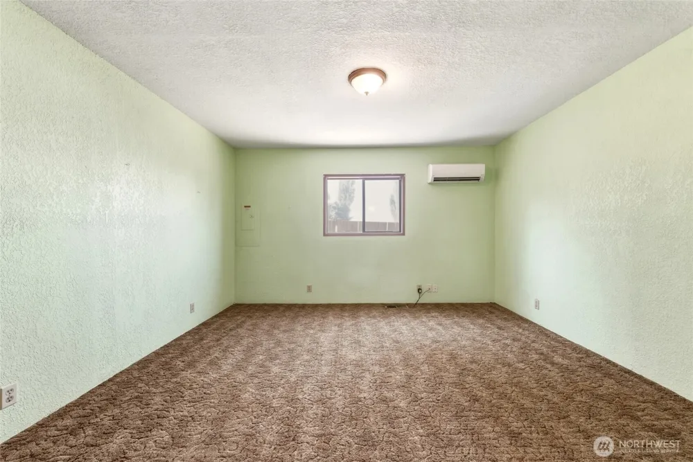 35 Second Street Dixie, WA 99329