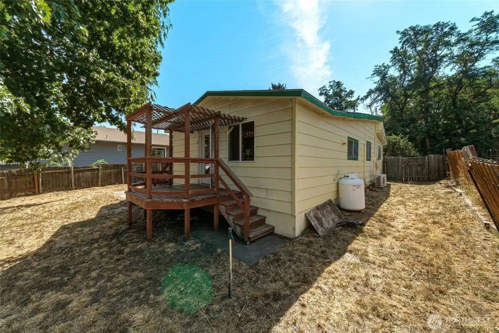 35 Second Street Dixie, WA 99329