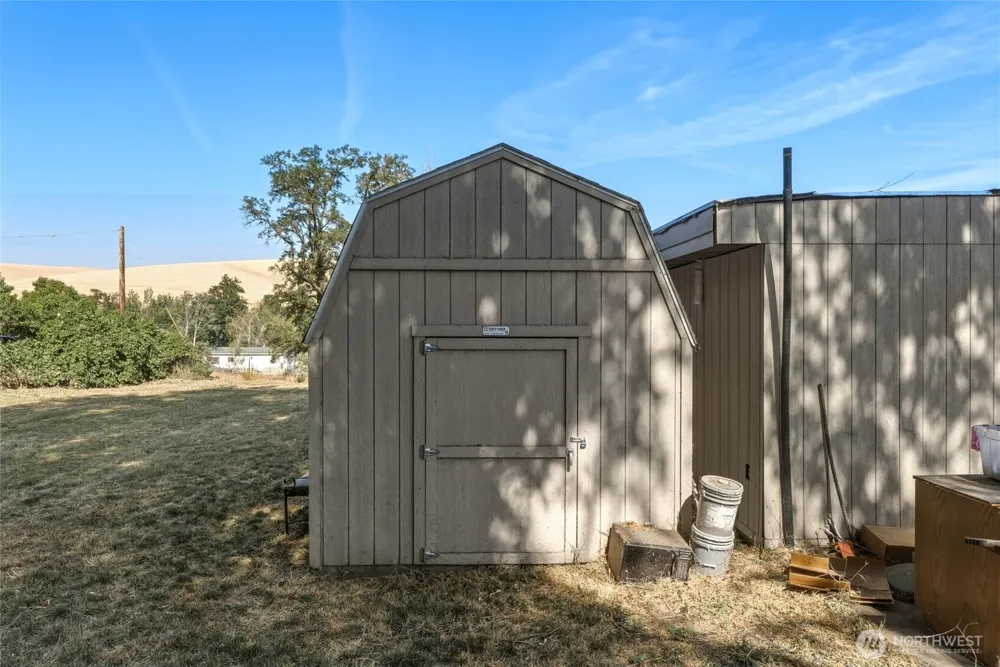 35 Second Street Dixie, WA 99329
