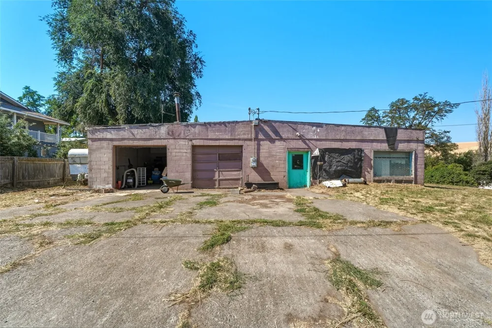 35 Second Street Dixie, WA 99329