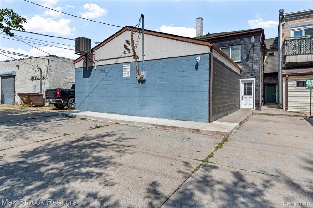 513 W 9 Mile Road ##1 Ferndale City, MI 48220