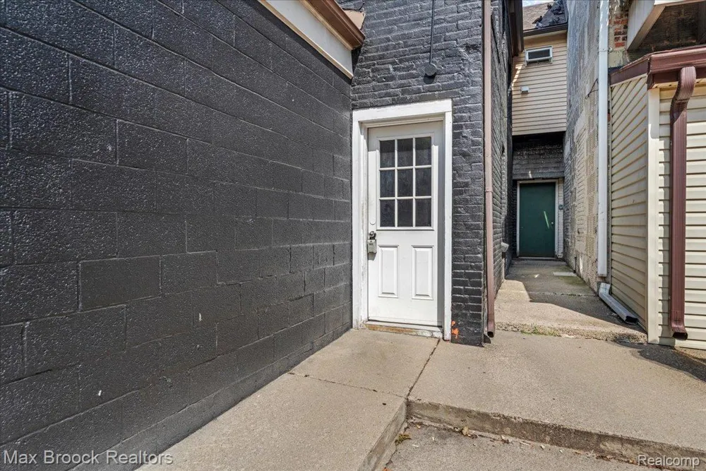 513 W 9 Mile Road ##1 Ferndale City, MI 48220
